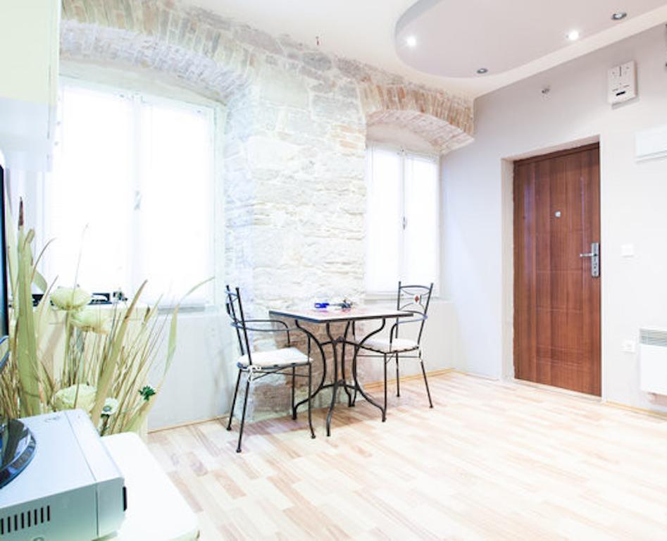 Zara City Apartments Стая снимка
